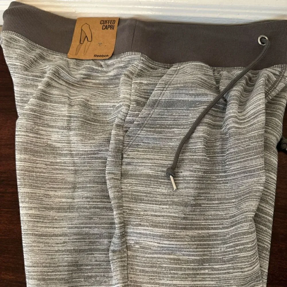 Reebok Women’s cuffed Capri joggers size S/CH, NWT
